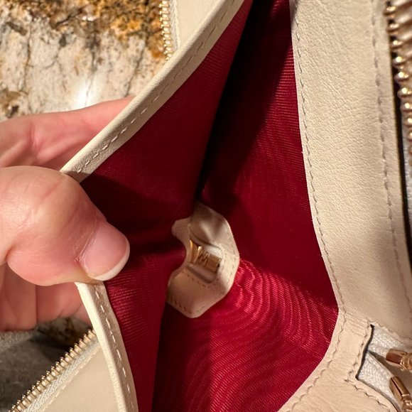 Gucci Interlocking GG Zip Around Wallet in White and Red NEW IN BOX HOST PIC! - Picture 8 of 8